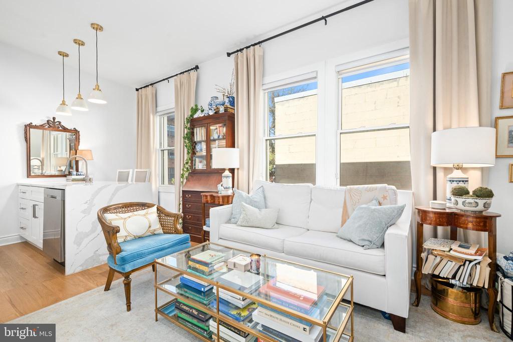 317 3RD STREET SE 33