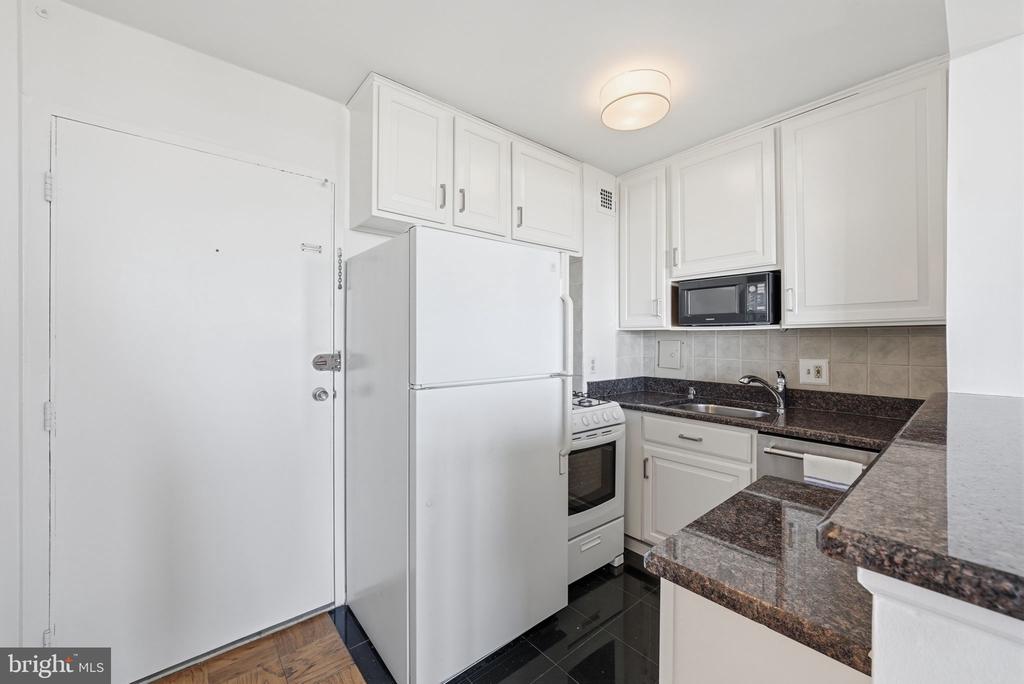 2800 WISCONSIN AVENUE NW 1001