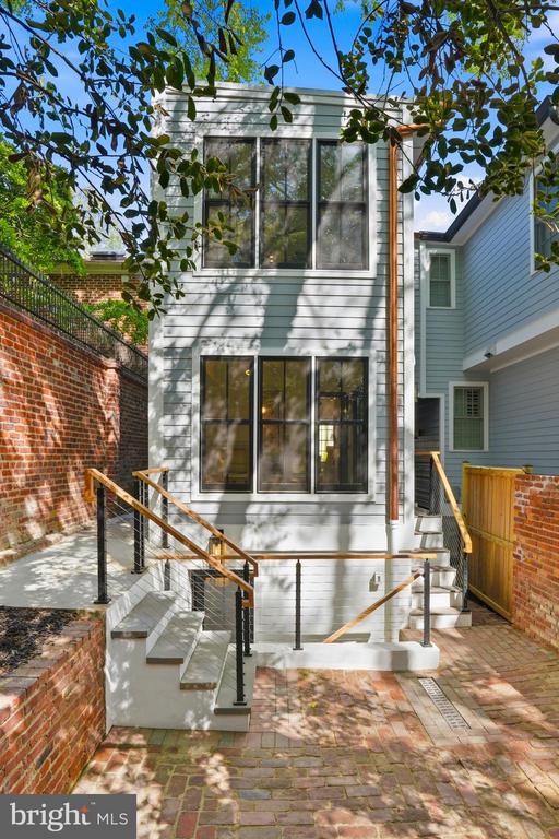 1238 28TH STREET NW