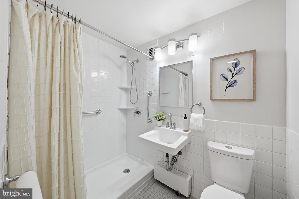 1301 DELAWARE AVENUE SW Unit: N110
