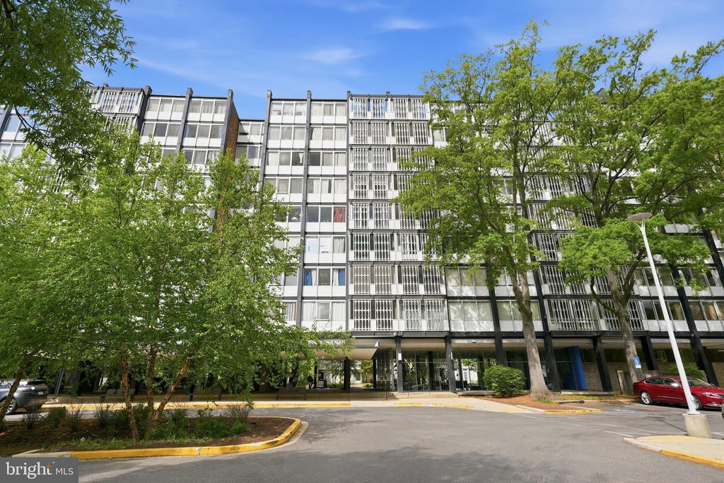 1301 DELAWARE AVENUE SW Unit: N110