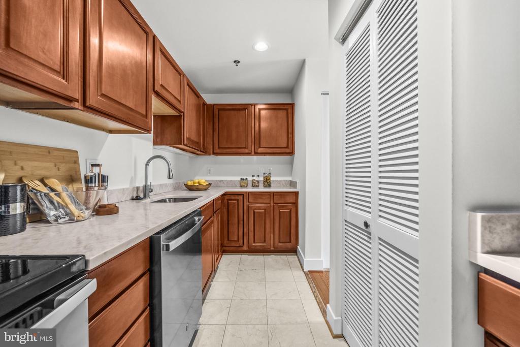 1913 KALORAMA PLACE NW Unit: 15