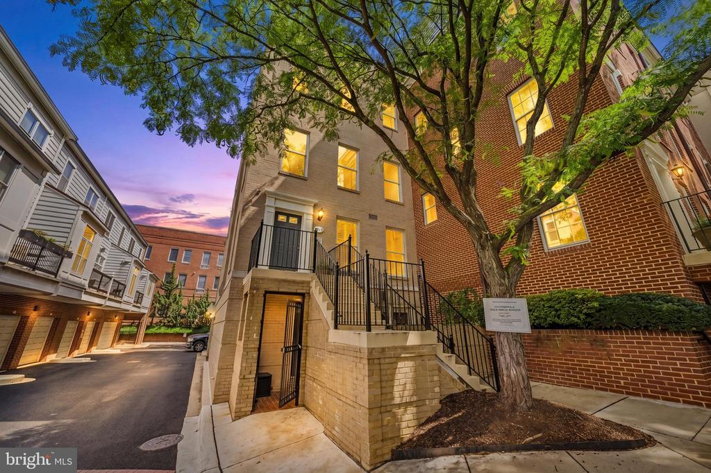 1913 KALORAMA PLACE NW Unit: 15