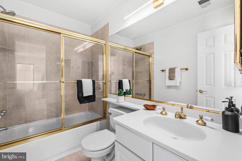 1913 KALORAMA PLACE NW Unit: 15