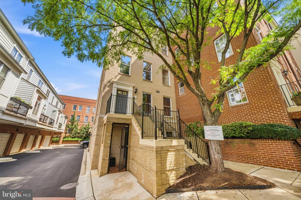 1913 KALORAMA PLACE NW Unit: 15