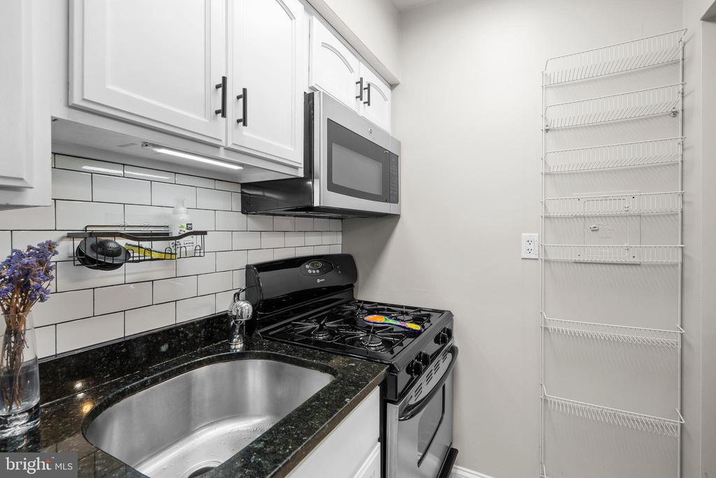718 PARK ROAD NW Unit: 1