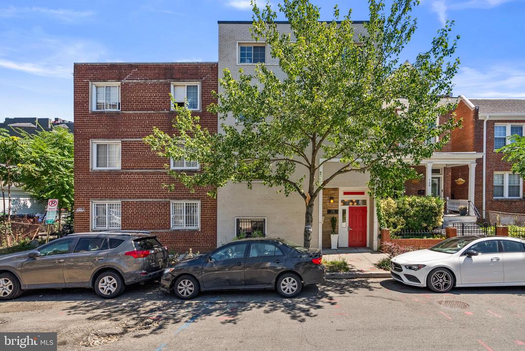 718 PARK ROAD NW Unit: 1