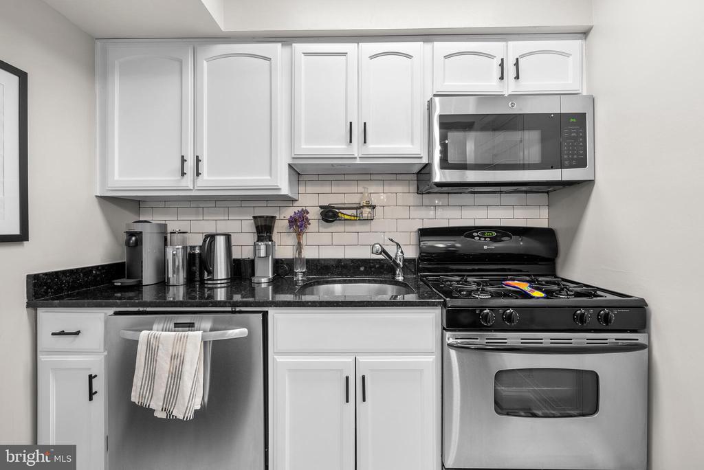 718 PARK ROAD NW Unit: 1