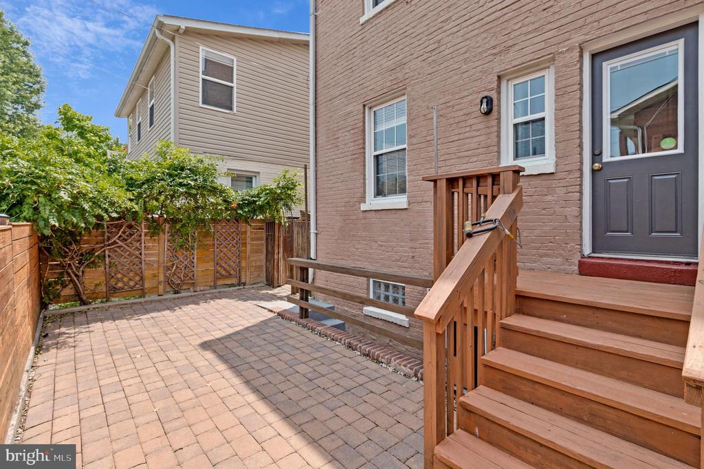 623 TEWKESBURY PLACE NW