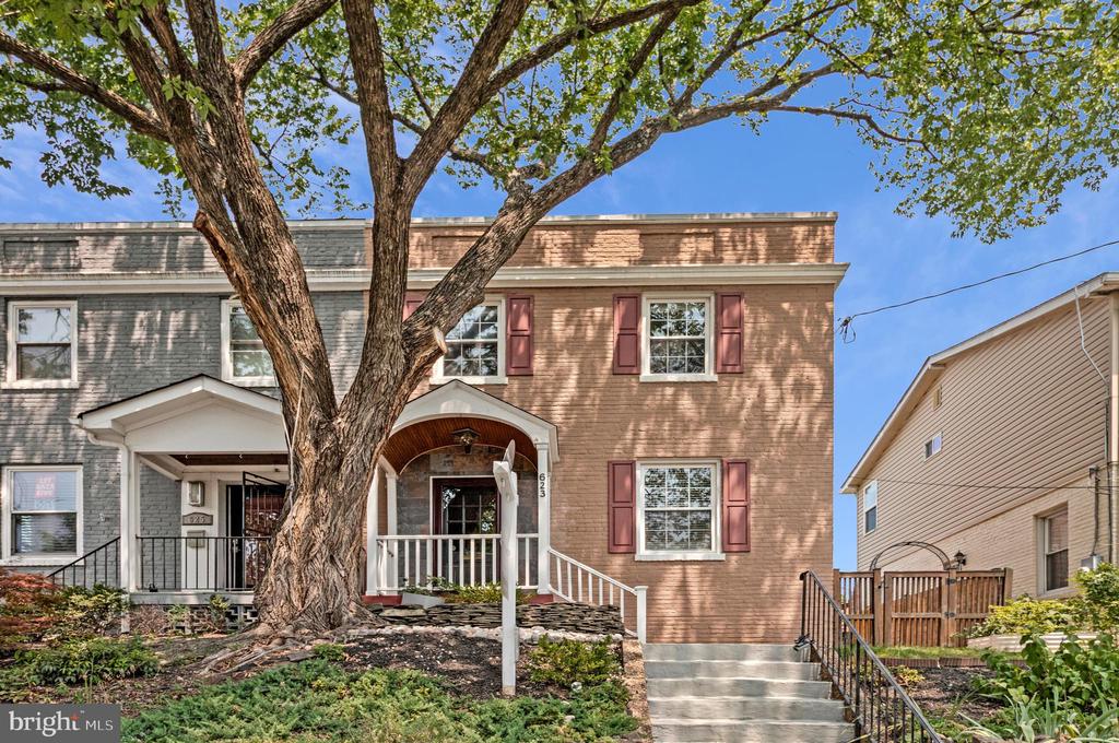 623 TEWKESBURY PLACE NW