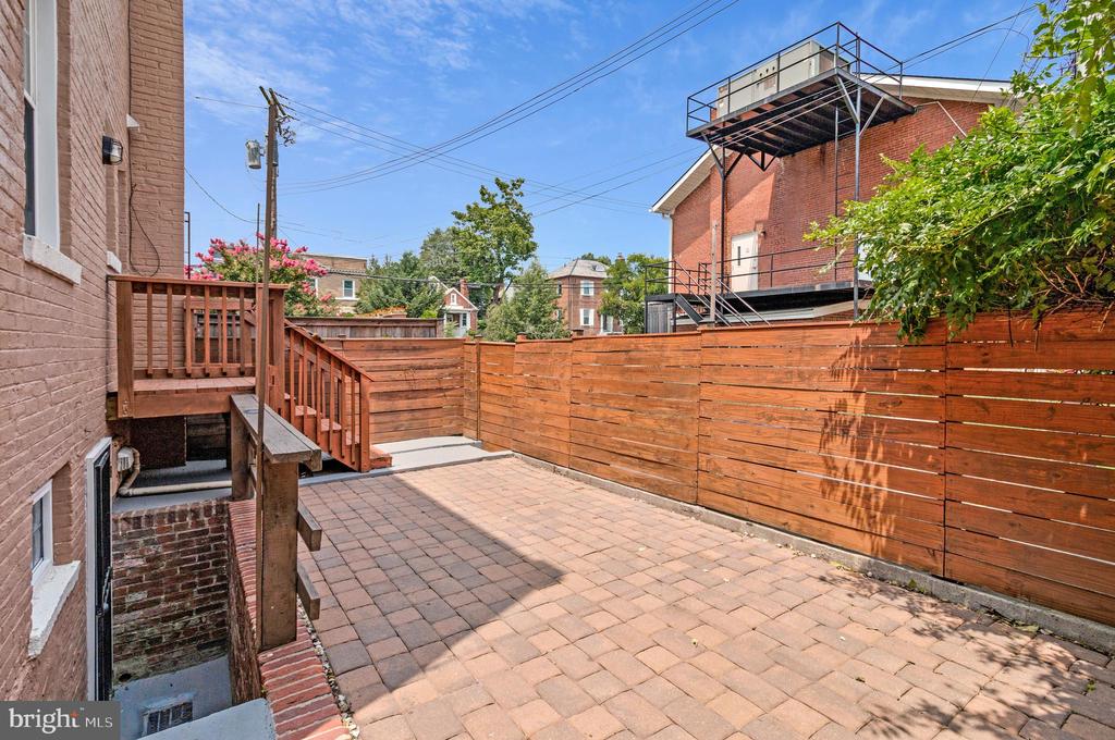 623 TEWKESBURY PLACE NW