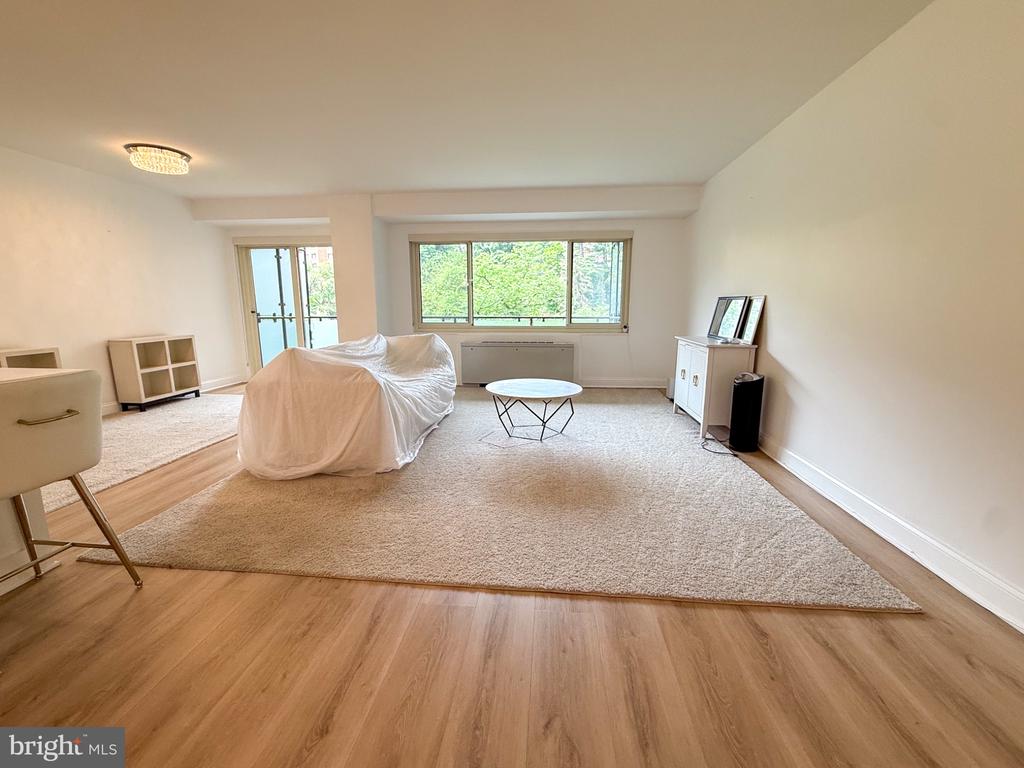 4201 CATHEDRAL AVENUE NW Unit: 321E