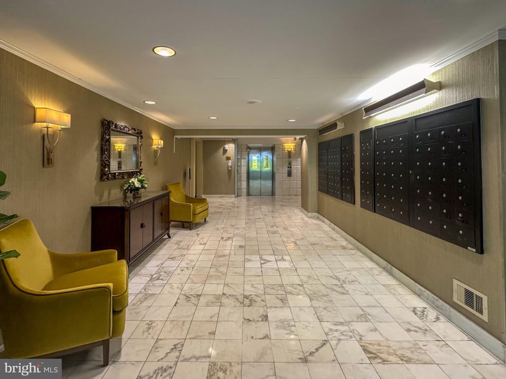 4201 CATHEDRAL AVENUE NW Unit: 321E