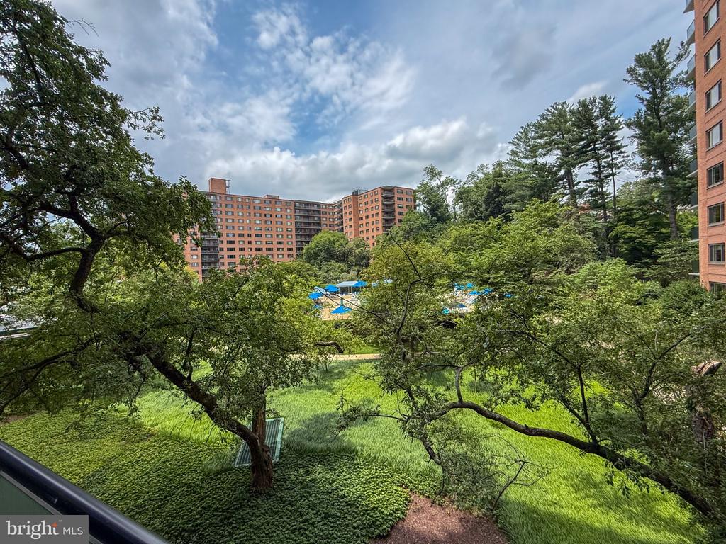 4201 CATHEDRAL AVENUE NW Unit: 321E