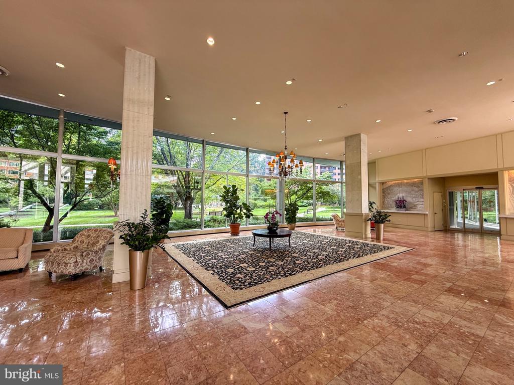 4201 CATHEDRAL AVENUE NW Unit: 321E