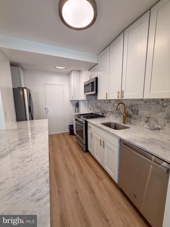 4201 CATHEDRAL AVENUE NW Unit: 321E