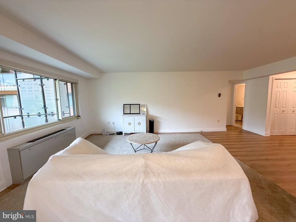 4201 CATHEDRAL AVENUE NW Unit: 321E