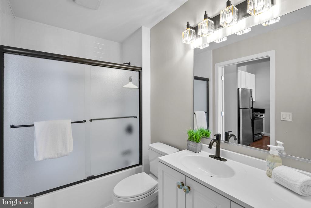 2120 VERMONT AVENUE NW Unit: 211