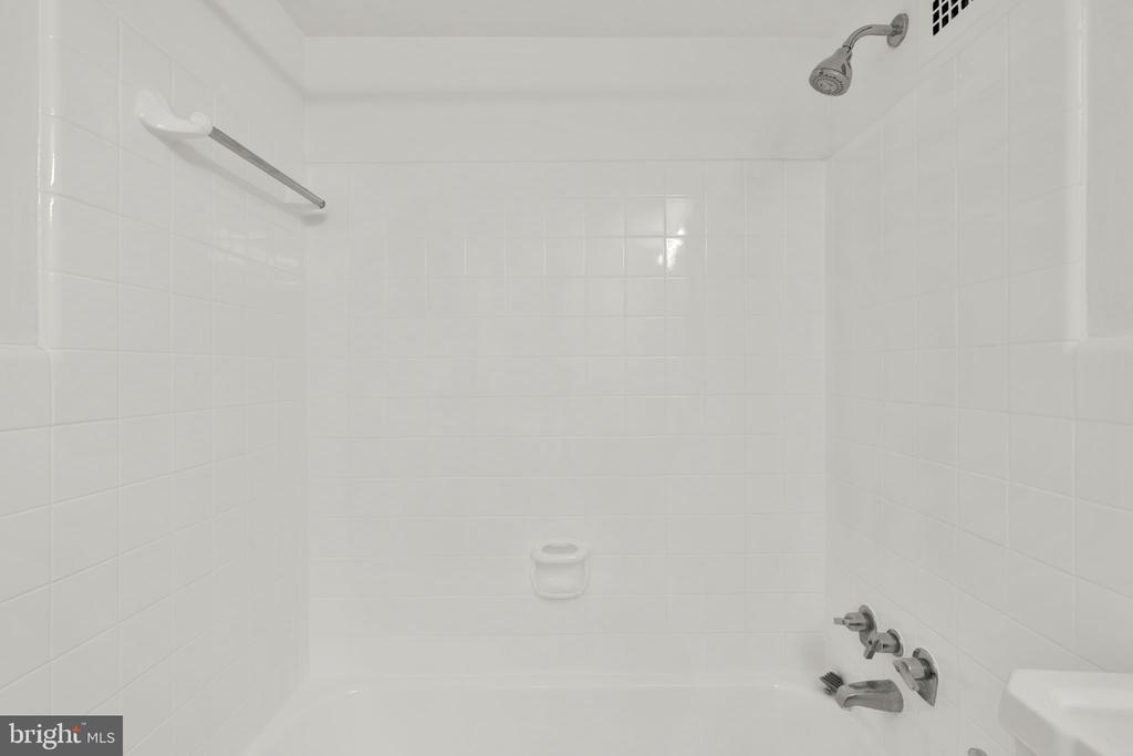 4201 CATHEDRAL AVENUE NW Unit: 419E