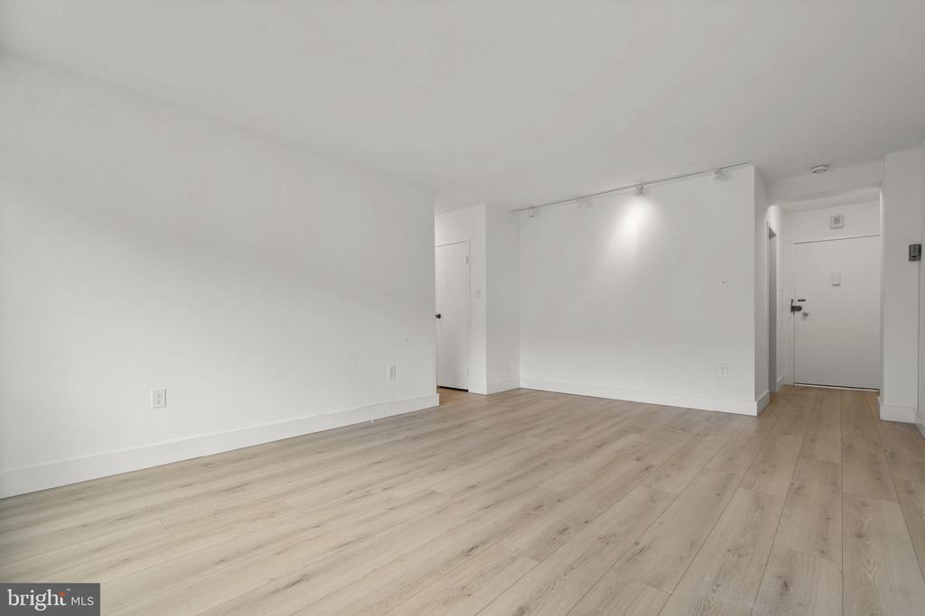 4201 CATHEDRAL AVENUE NW Unit: 419E