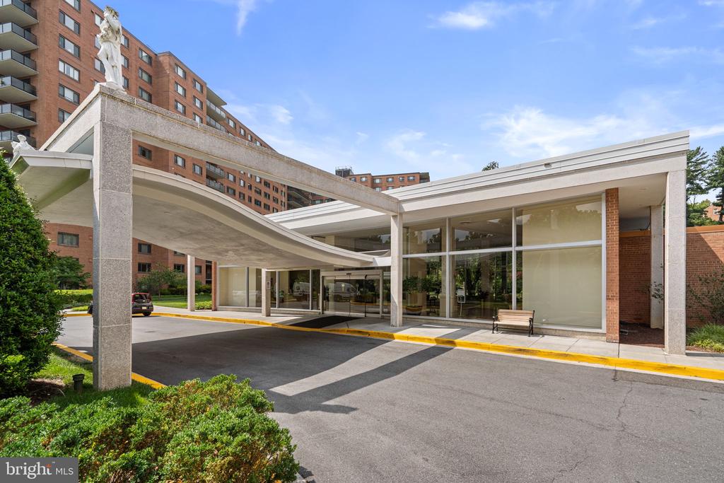 4201 CATHEDRAL AVENUE NW Unit: 419E