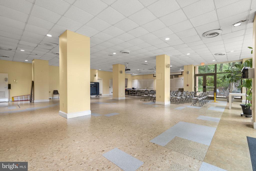 4201 CATHEDRAL AVENUE NW Unit: 419E