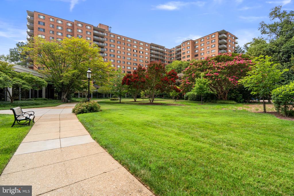 4201 CATHEDRAL AVENUE NW Unit: 419E