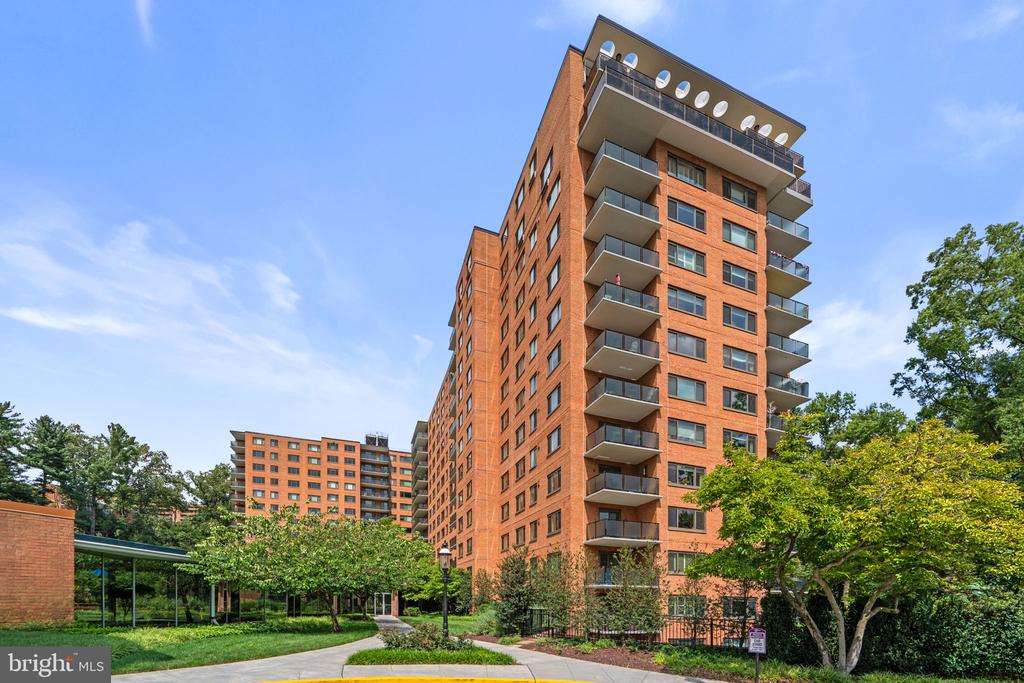 4201 CATHEDRAL AVENUE NW Unit: 419E