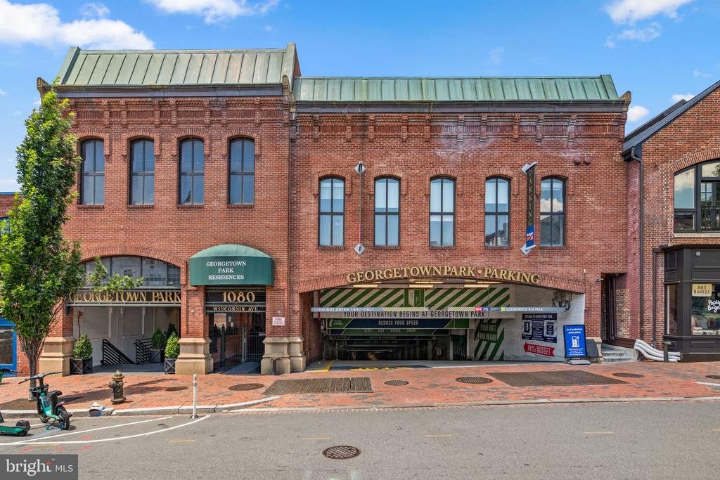 1080 WISCONSIN AVENUE NW Unit: 1003
