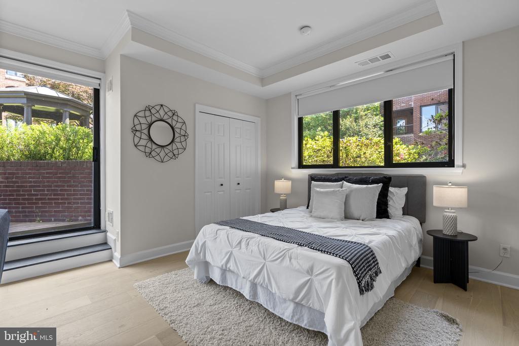 1080 WISCONSIN AVENUE NW Unit: 1003