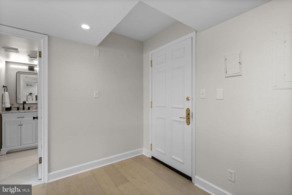 1080 WISCONSIN AVENUE NW Unit: 1003