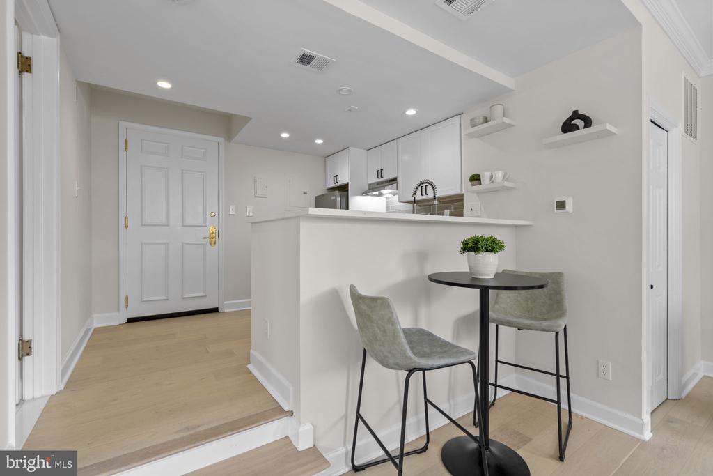 1080 WISCONSIN AVENUE NW Unit: 1003