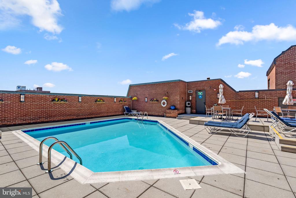 1080 WISCONSIN AVENUE NW Unit: 1003