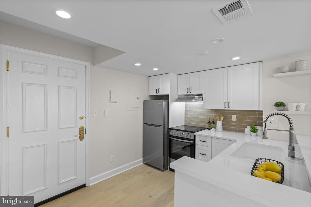 1080 WISCONSIN AVENUE NW Unit: 1003