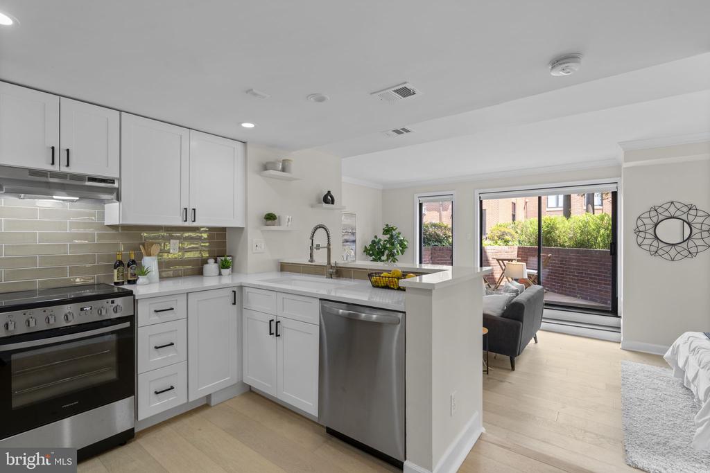1080 WISCONSIN AVENUE NW Unit: 1003