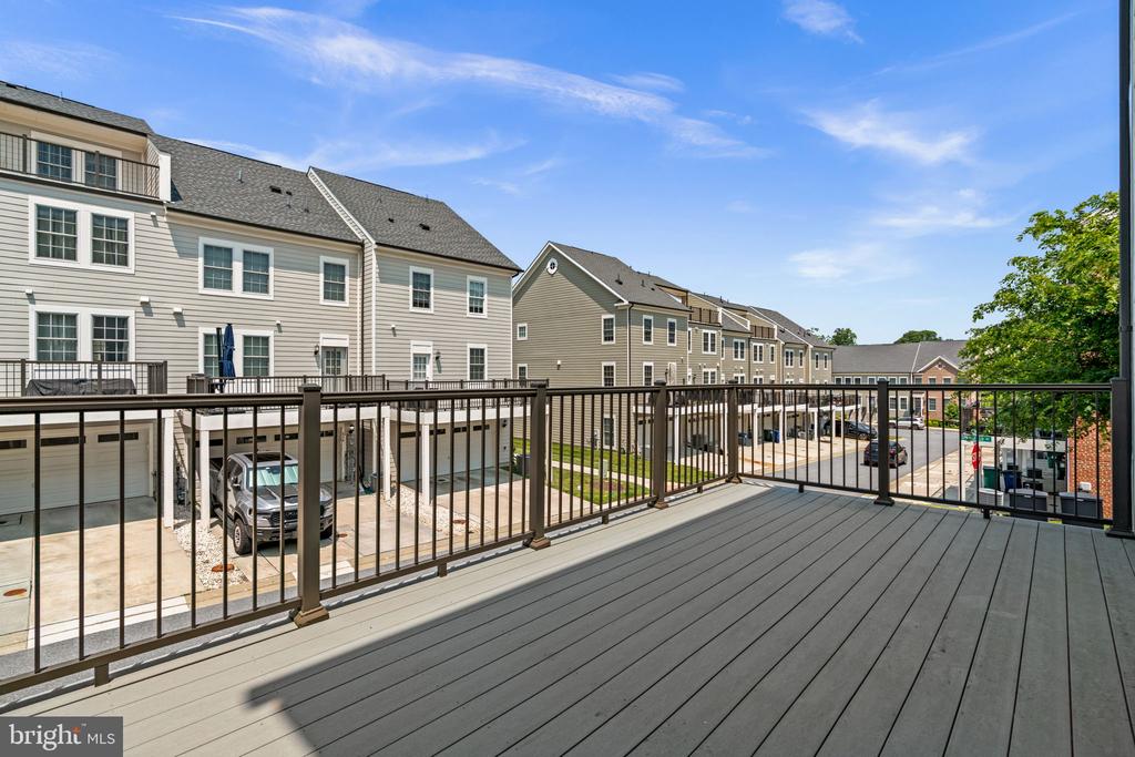 823 HERMAN WAY