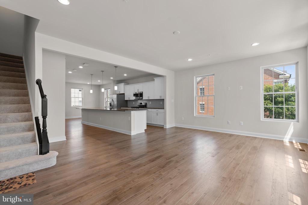 823 HERMAN WAY