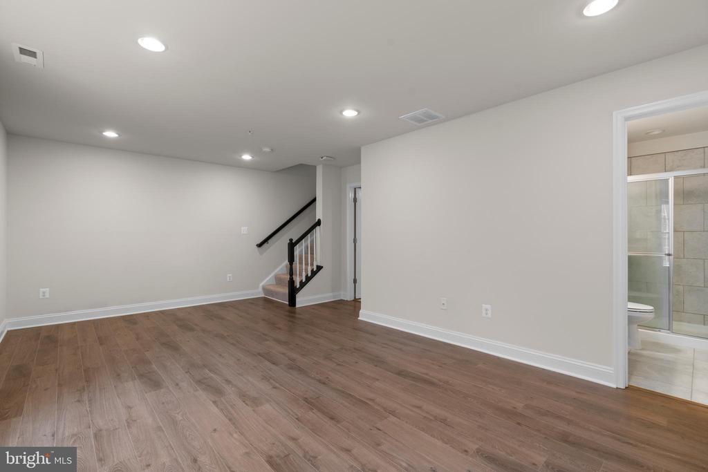 823 HERMAN WAY