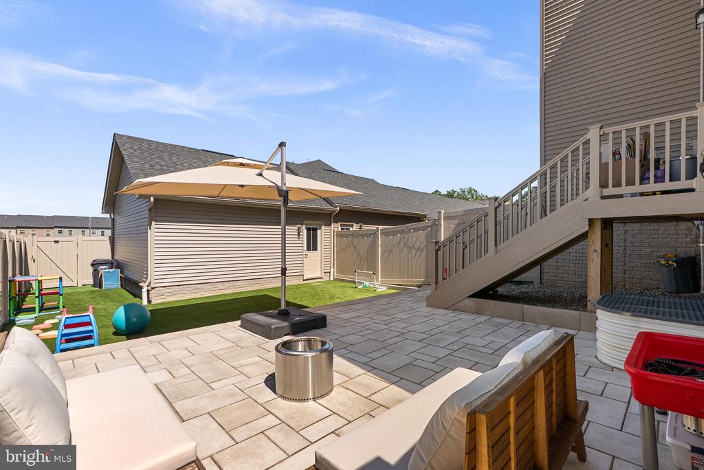 5869 TOMAHAWK STREET