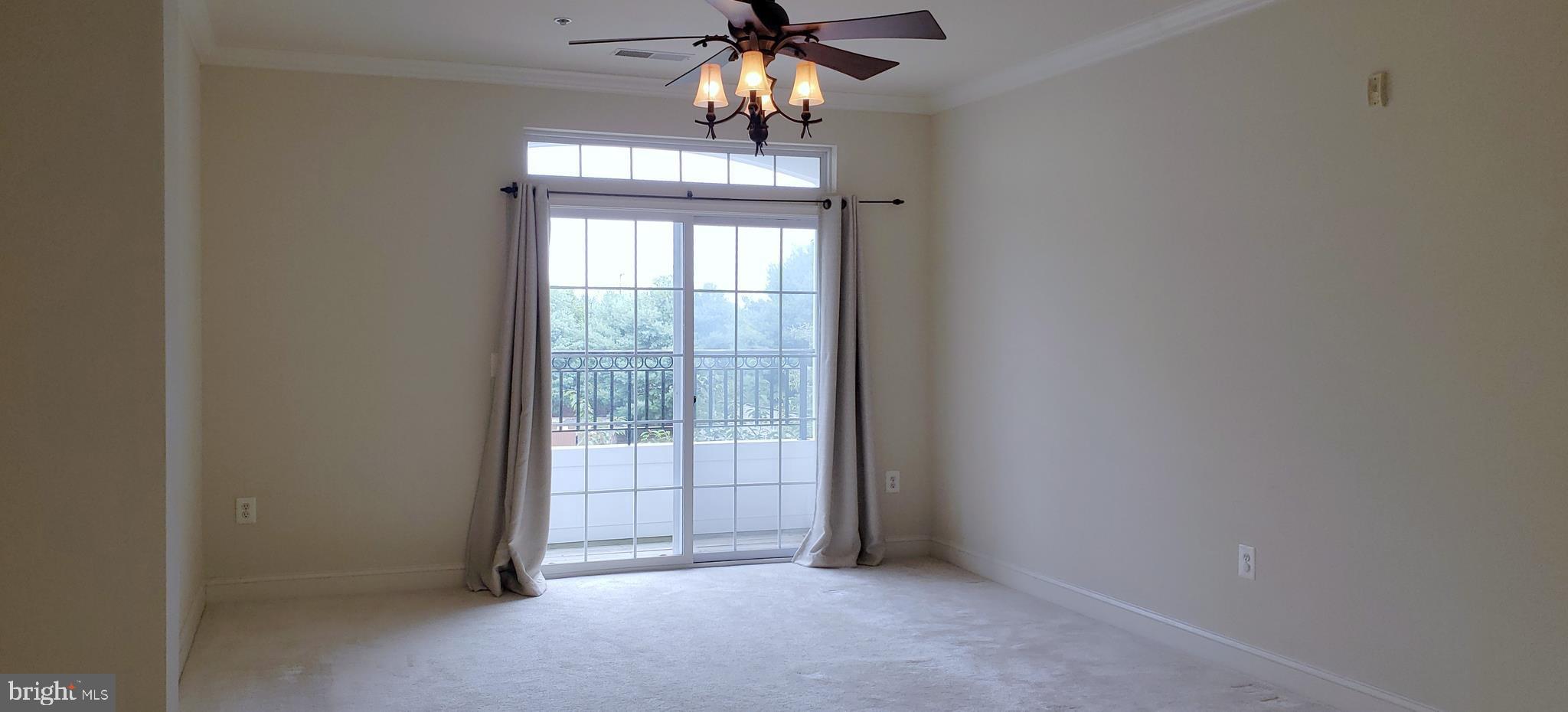 5800 CLIPPER LN #301