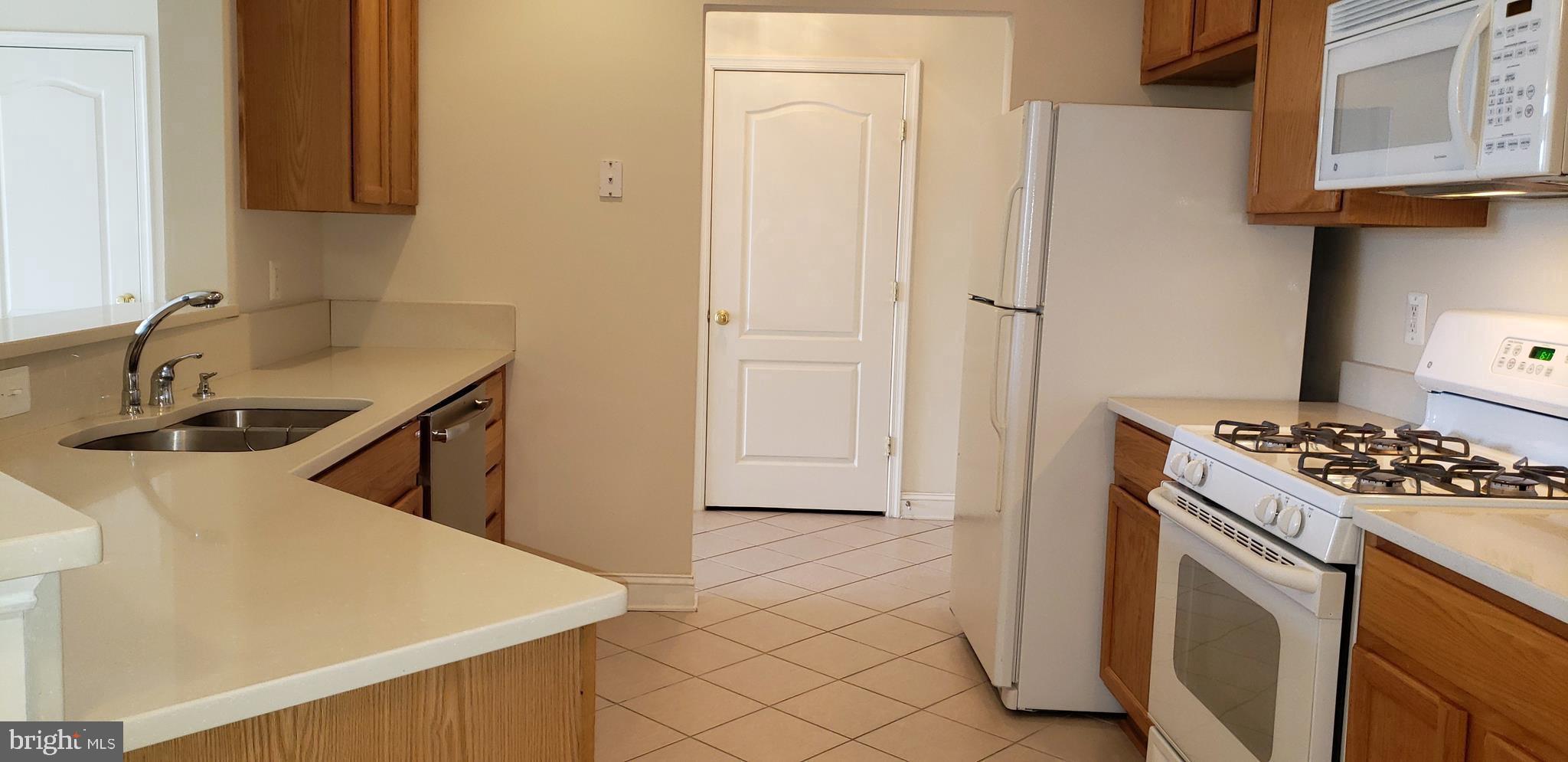 5800 CLIPPER LN #301