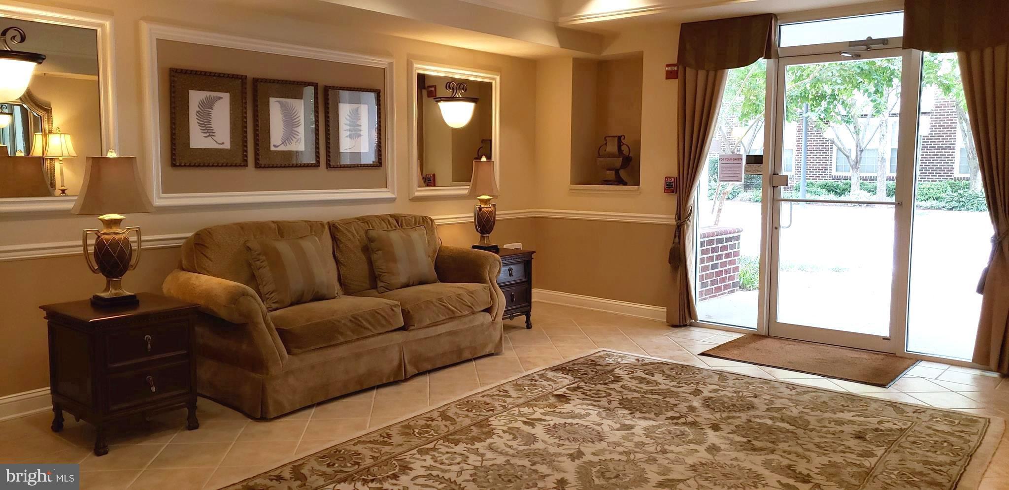 5800 CLIPPER LN #301