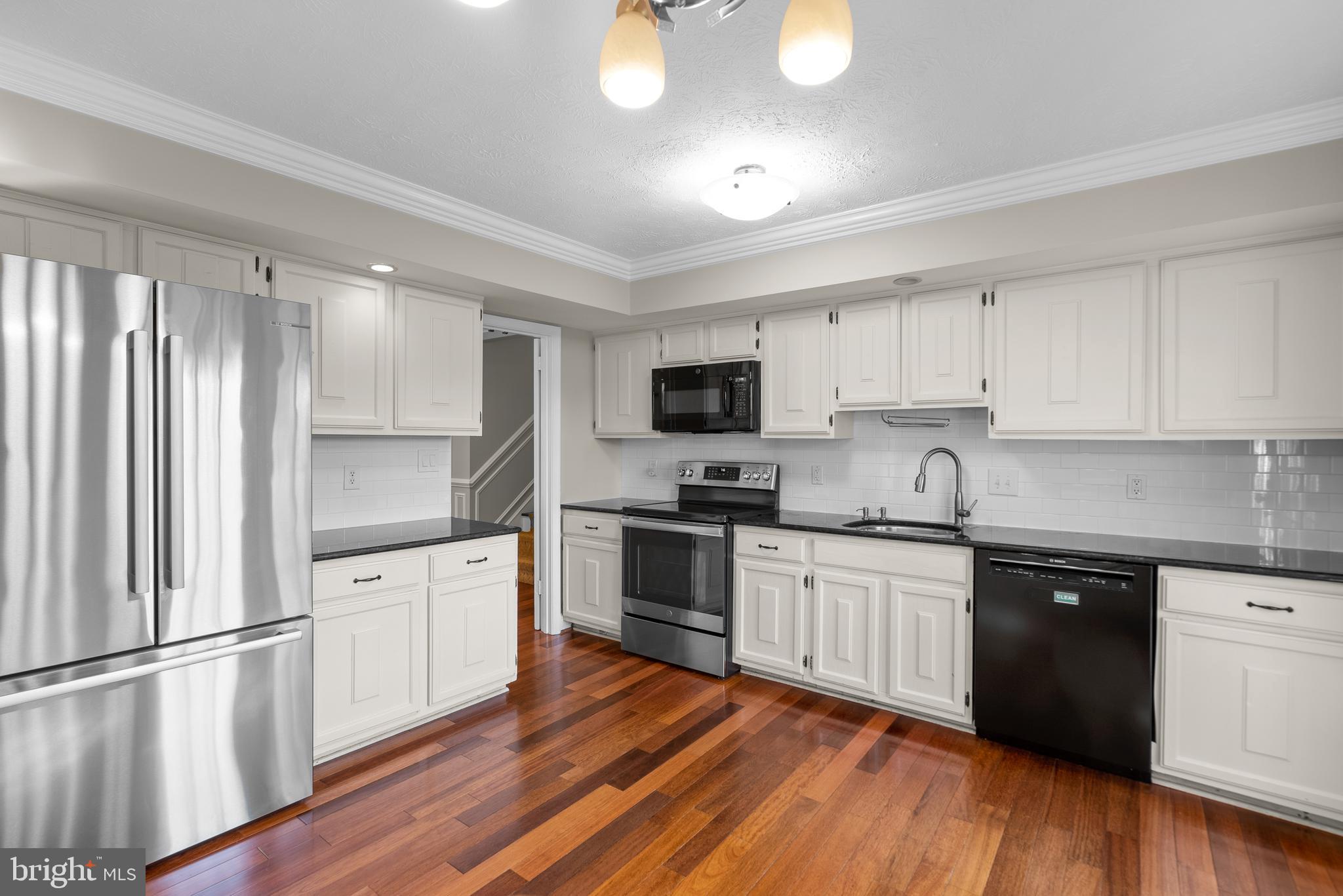 2 Sunrise Ct