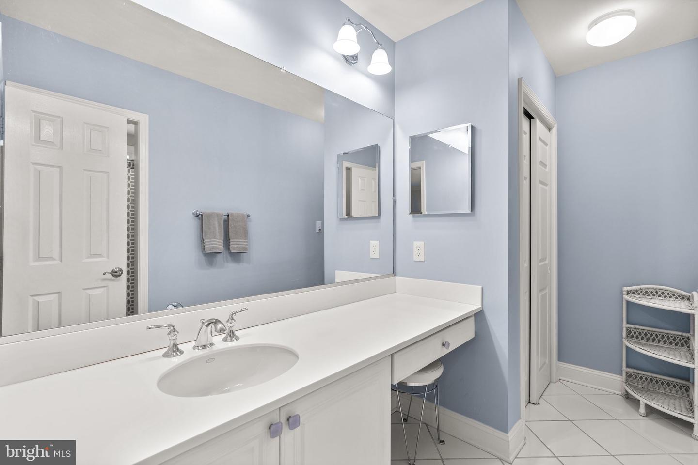 13710 Safe Harbor Ct
