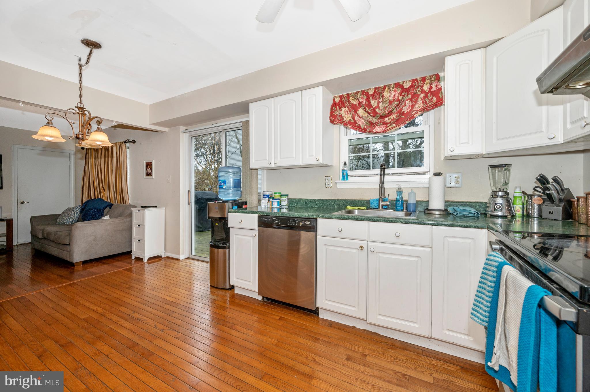 239 Perrywinkle Ln