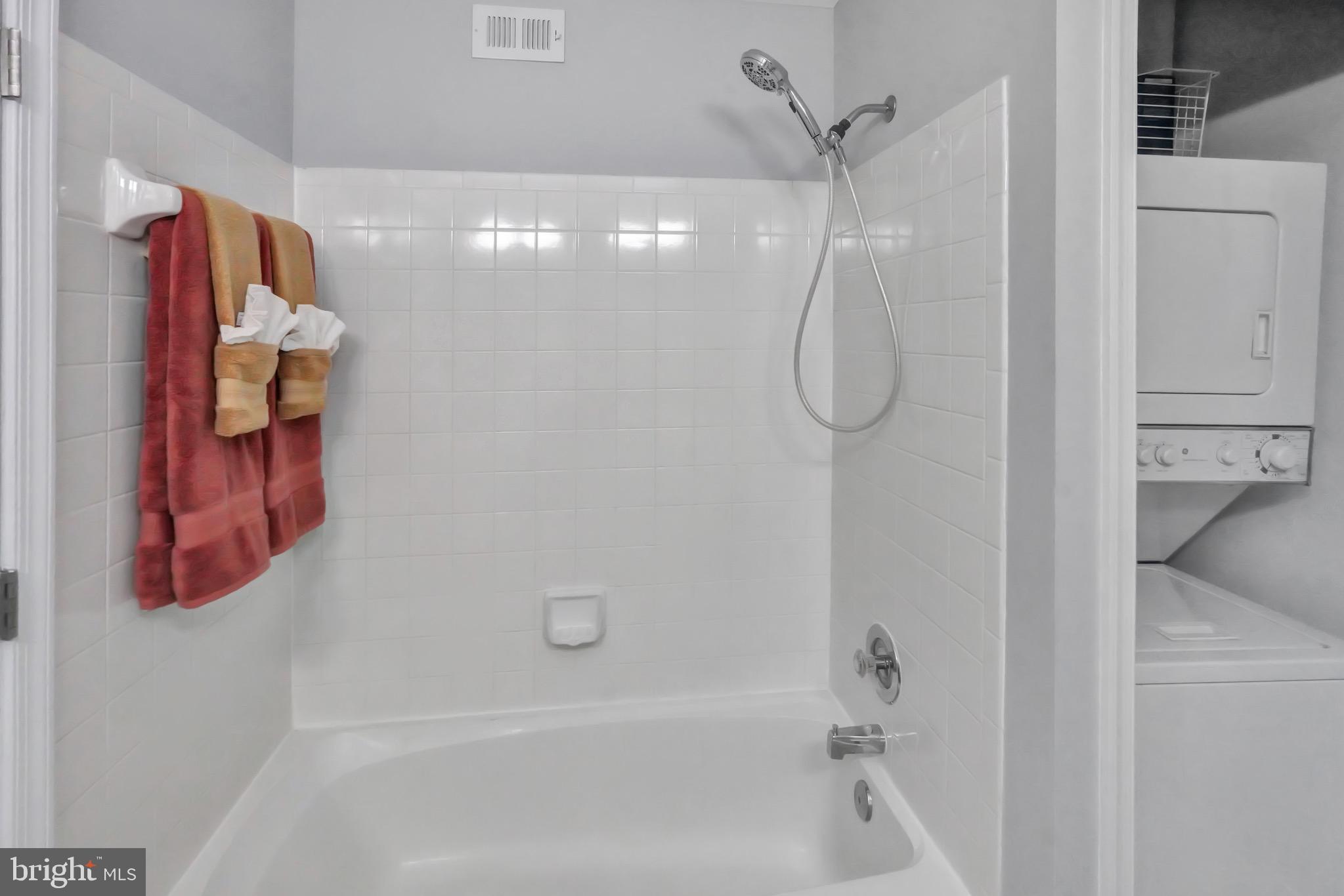 921 Hillside Lake Ter #306
