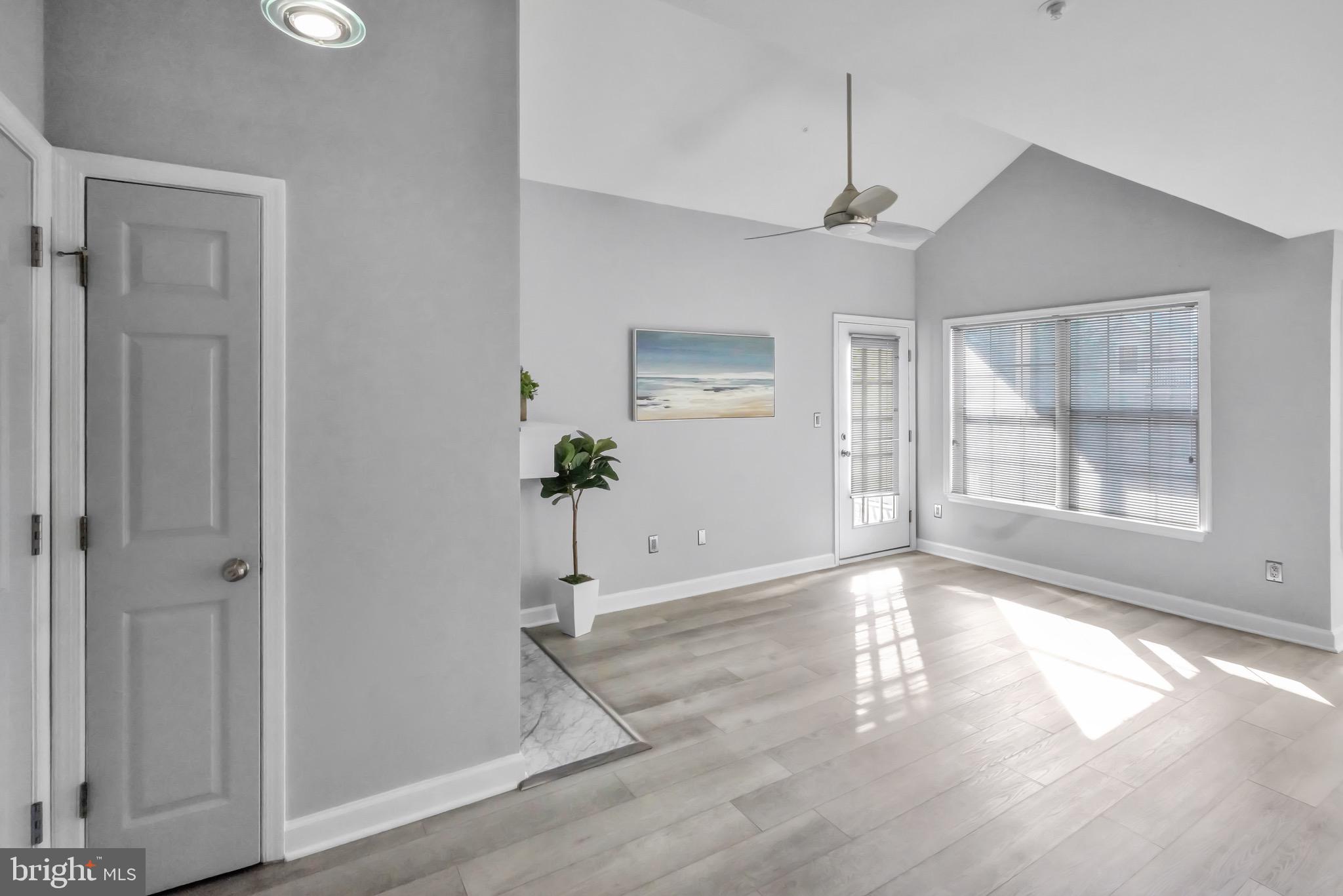921 Hillside Lake Ter #306