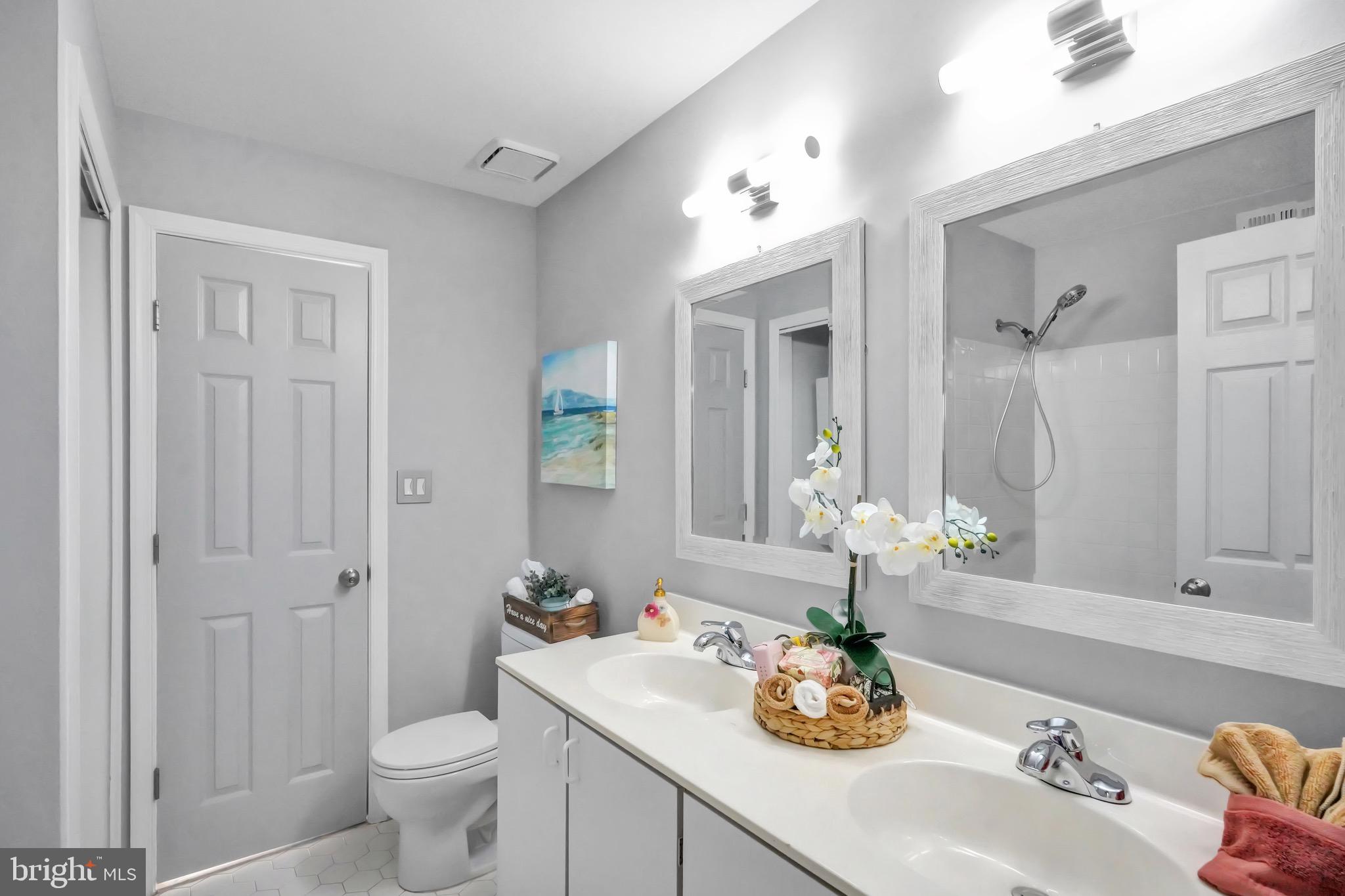 921 Hillside Lake Ter #306