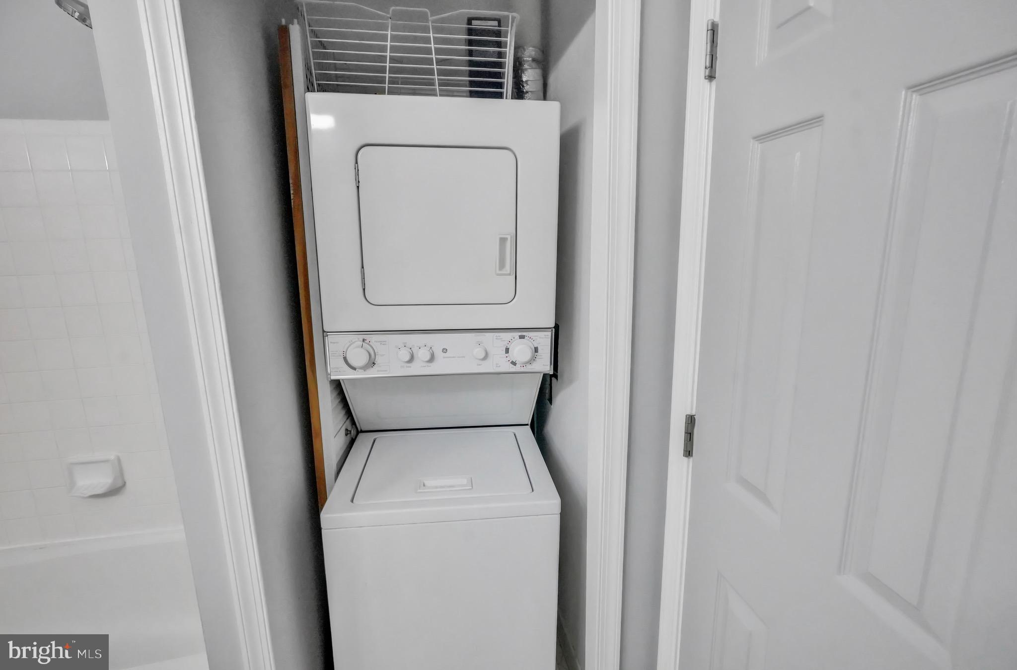 921 Hillside Lake Ter #306