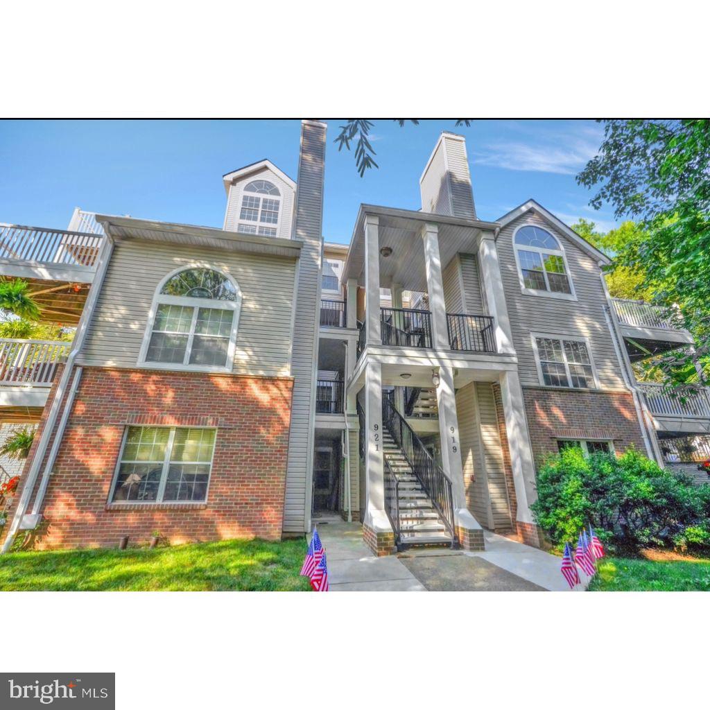 921 Hillside Lake Ter #306